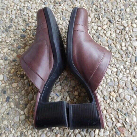 Clarks Heels Women's Brown Leather Slip On Heels - Size 6.5 - Picture 8 of 8